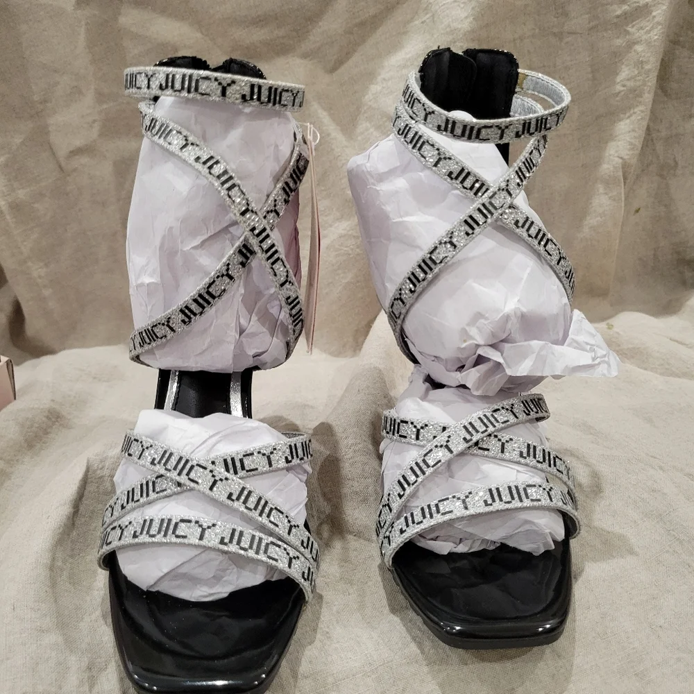 Juicy Couture Gabrielle sliver and black strappy heels NIB Sz 6.5 - Picture 5 of 7